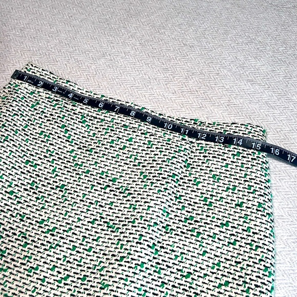 Kate Spade Skirt. Size 8 - Picture 6 of 7